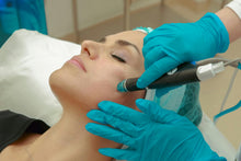 Load image into Gallery viewer, Hydrafacial Signature - La Maison de Marie Webshop

